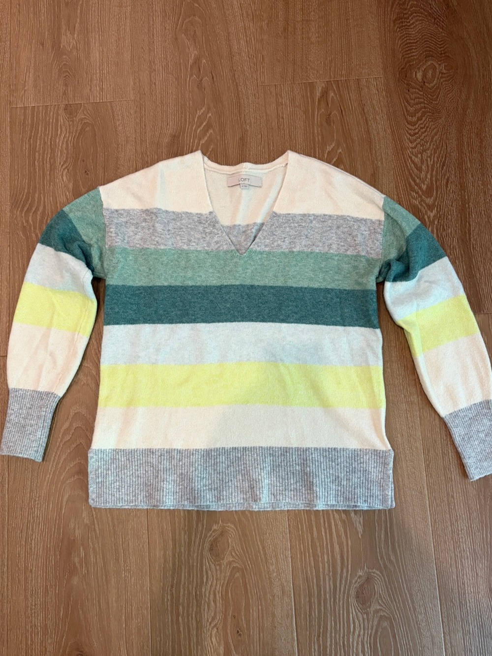 LOFT Women’s Striped V-Neck Sweater Size XS Multicolor Knit